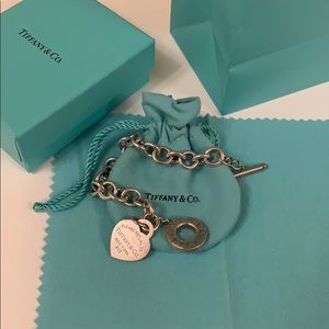 TIFFANY & CO Heart Tag Toggle Bracelet